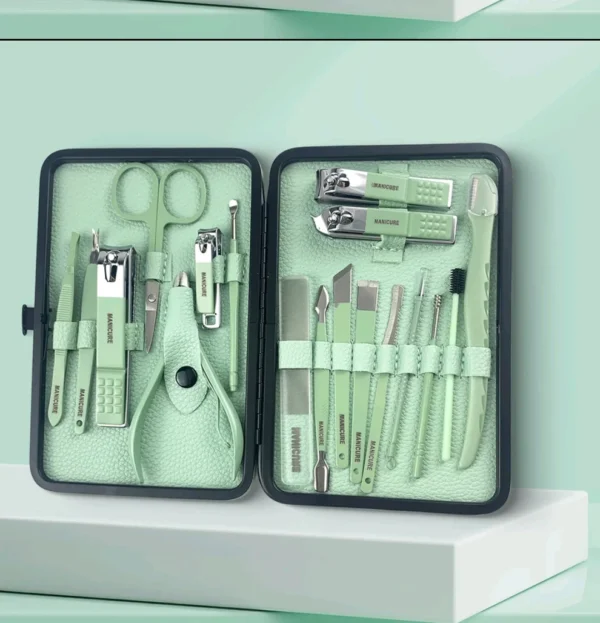 18pcs Nail Cutter Kit – Professional Manicure & Pedicure Set with Case
